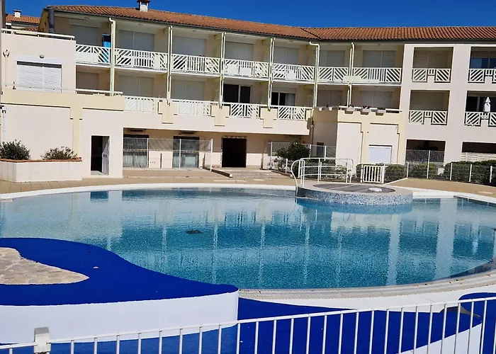 Avec Piscine, Tennis & Balcon, Centre-ville Chatelaillon-plage, 6 Pers, 2 Ch - Fr-1-706-17