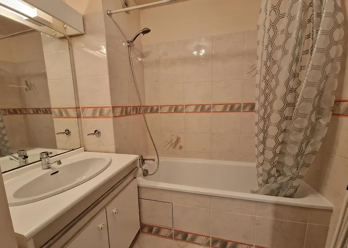 Avec Piscine, Tennis & Balcon, Centre-ville Chatelaillon-plage, 6 Pers, 2 Ch - Fr-1-706-17 * Chatelaillon-Plage