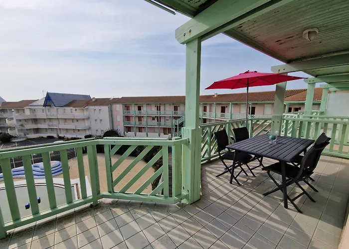 Avec Piscine, Tennis & Balcon, Centre-ville Chatelaillon-plage, 6 Pers, 2 Ch - Fr-1-706-17 Apartment